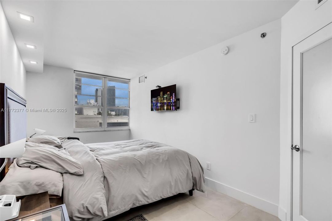 Recently Sold: $345,000 (1 beds, 1 baths, 550 Square Feet)