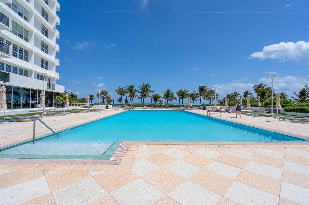 Recently Sold: $345,000 (1 beds, 1 baths, 550 Square Feet)