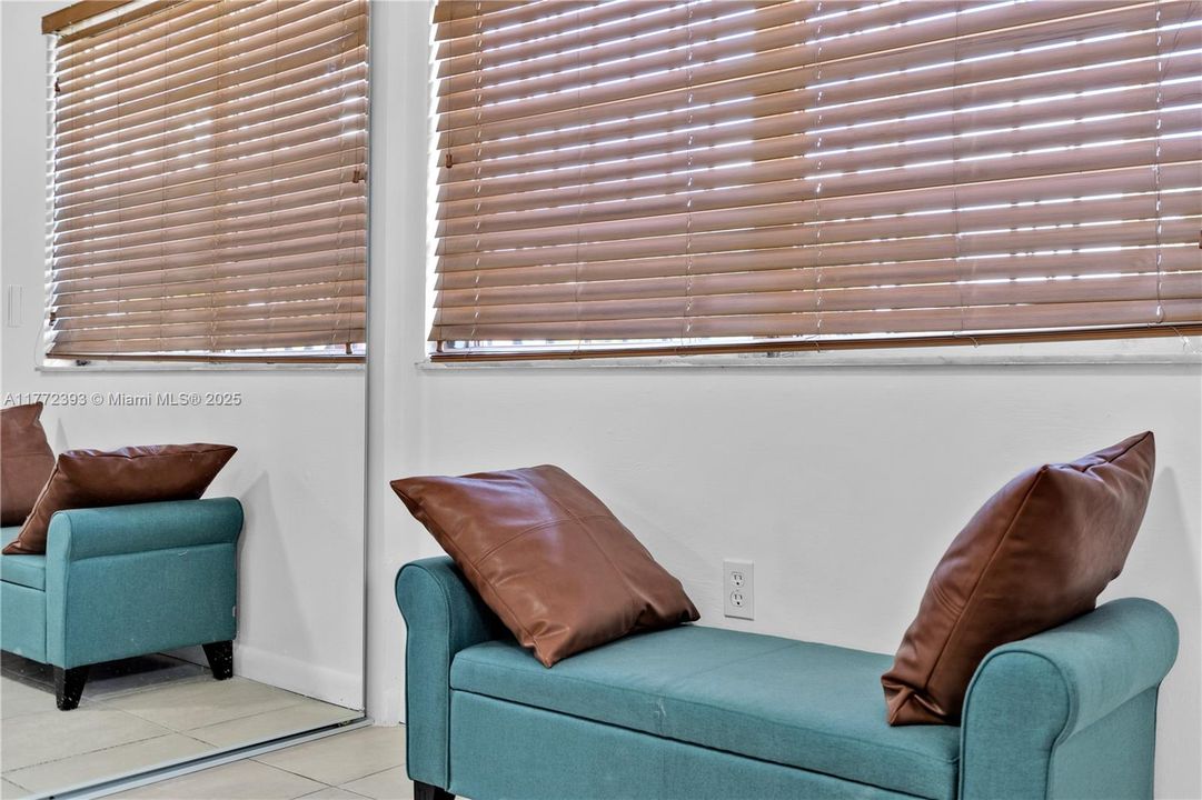 最近租的: $2,500 (2 贝兹, 1 浴室, 800 平方英尺)