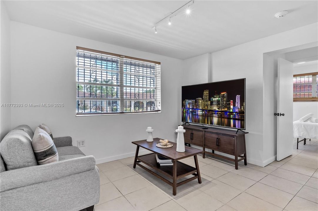 最近租的: $2,500 (2 贝兹, 1 浴室, 800 平方英尺)