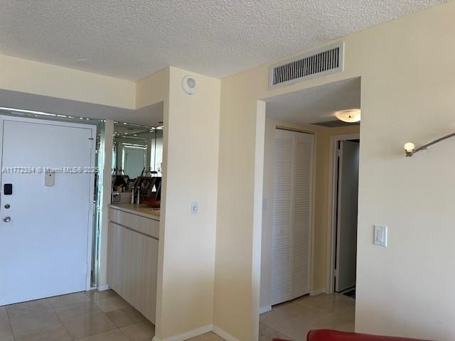 Recientemente alquilado: $2,600 (2 camas, 2 baños, 1286 Pies cuadrados)