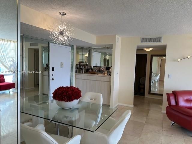 Recientemente alquilado: $2,600 (2 camas, 2 baños, 1286 Pies cuadrados)