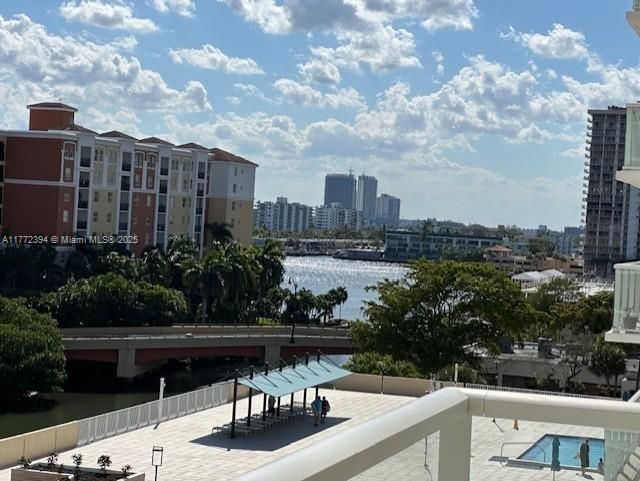 Recientemente alquilado: $2,600 (2 camas, 2 baños, 1286 Pies cuadrados)