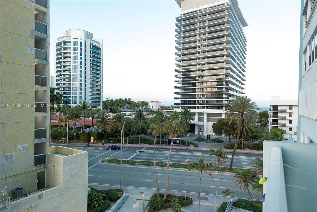 For Sale: $320,000 (1 beds, 1 baths, 855 Square Feet)