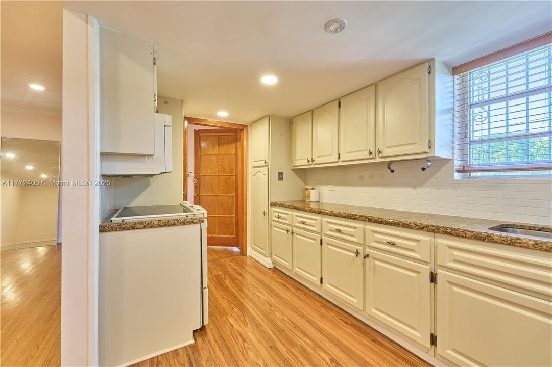 最近租的: $4,300 (4 贝兹, 3 浴室, 1800 平方英尺)