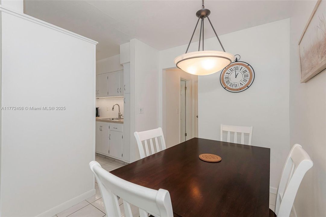 Недавно продано: $85,000 (1 спален, 1 ванн, 625 Квадратных фут)