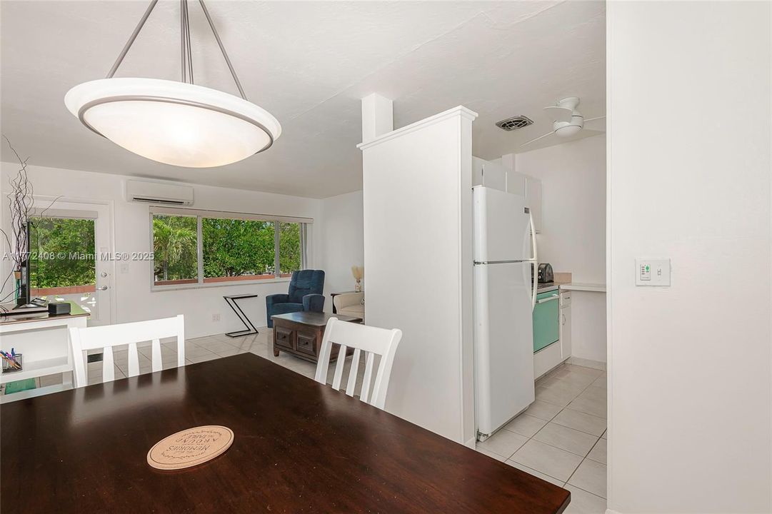 Недавно продано: $85,000 (1 спален, 1 ванн, 625 Квадратных фут)