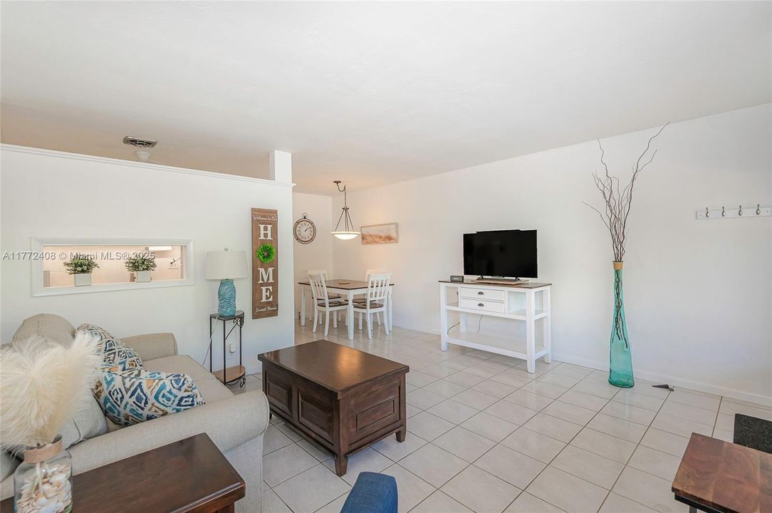 View of opening for kitchen and dining area