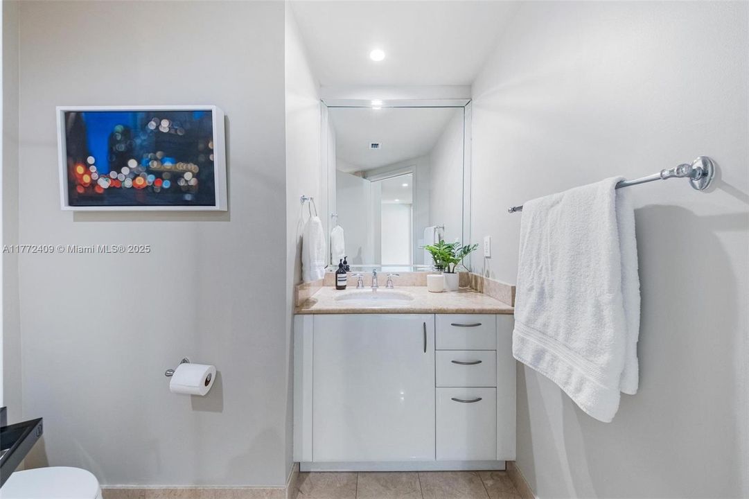 Active With Contract: $2,700,000 (3 beds, 3 baths, 2130 Square Feet)