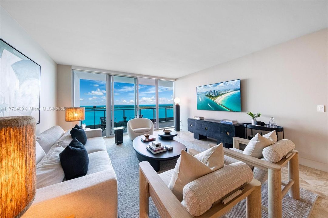 Active With Contract: $2,700,000 (3 beds, 3 baths, 2130 Square Feet)