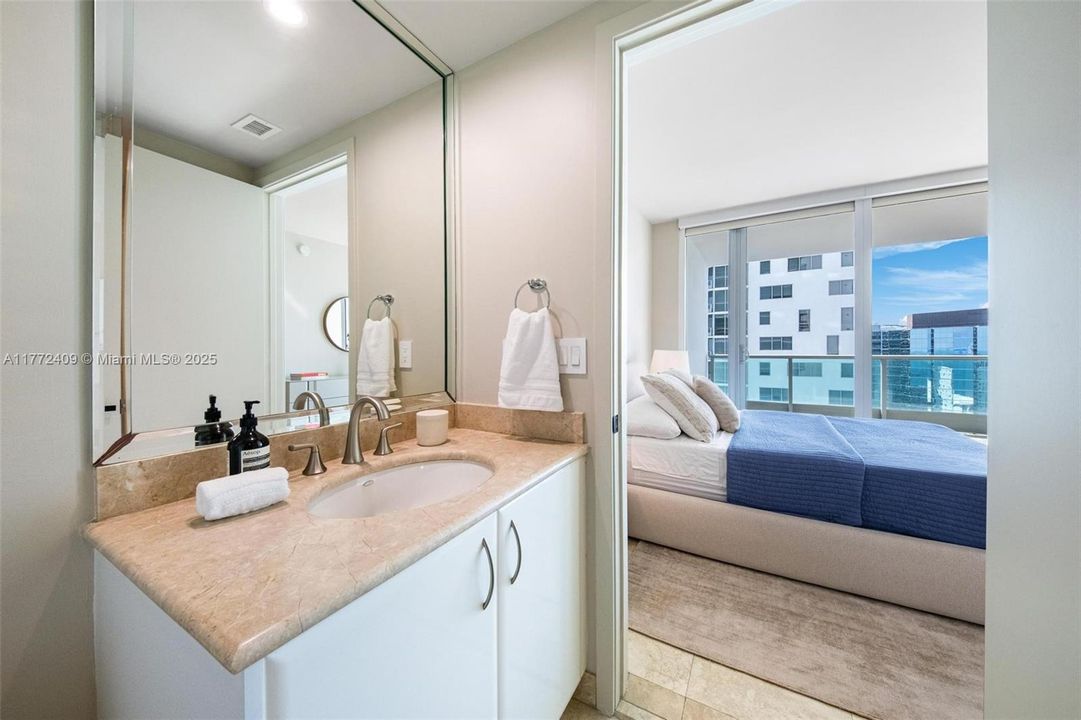 Active With Contract: $2,700,000 (3 beds, 3 baths, 2130 Square Feet)