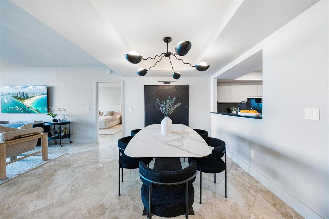 Active With Contract: $2,700,000 (3 beds, 3 baths, 2130 Square Feet)