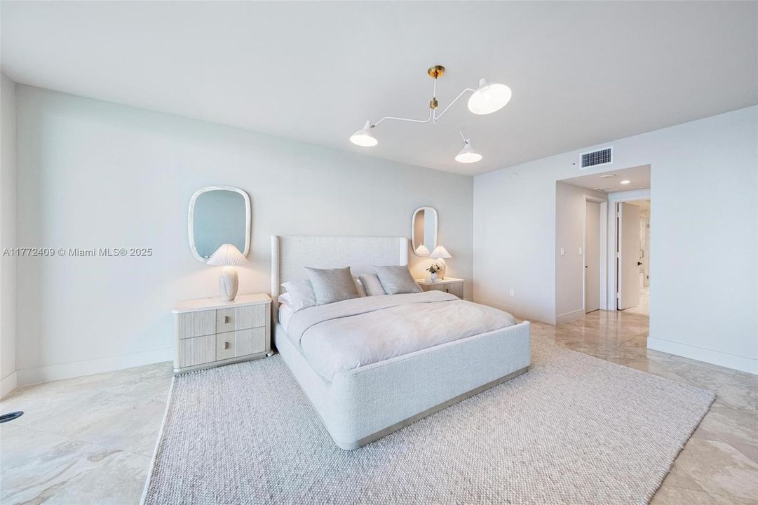 Active With Contract: $2,700,000 (3 beds, 3 baths, 2130 Square Feet)