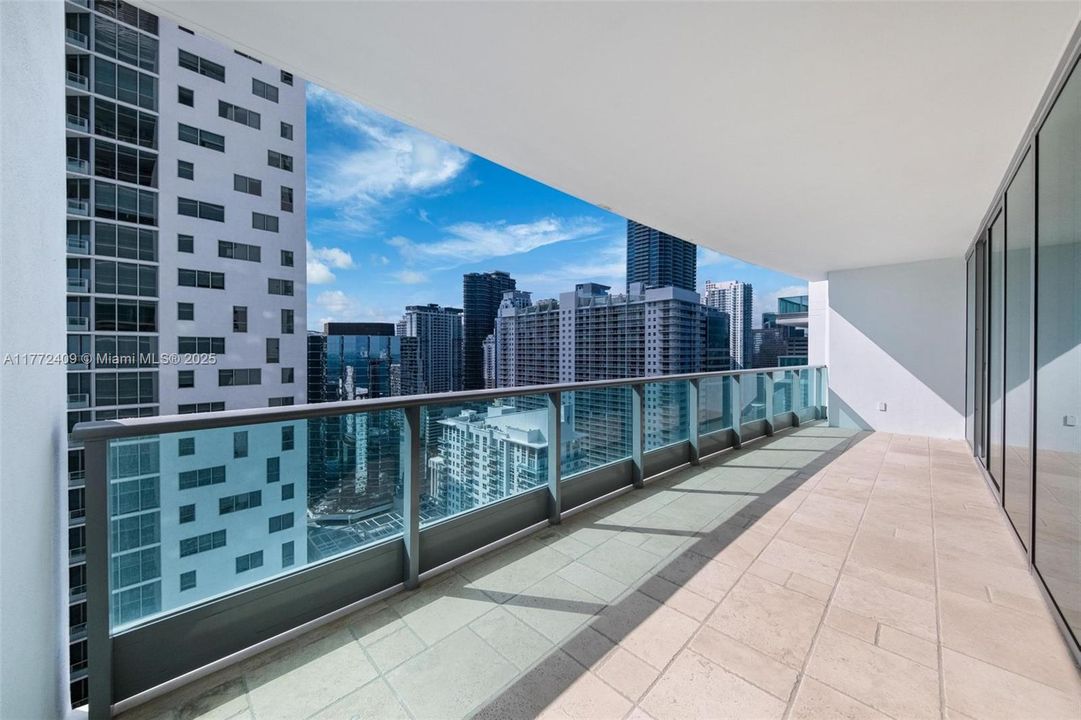 Active With Contract: $2,700,000 (3 beds, 3 baths, 2130 Square Feet)