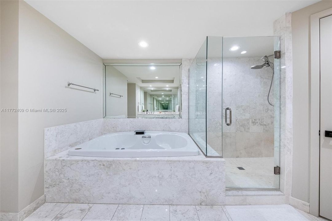 Active With Contract: $2,700,000 (3 beds, 3 baths, 2130 Square Feet)