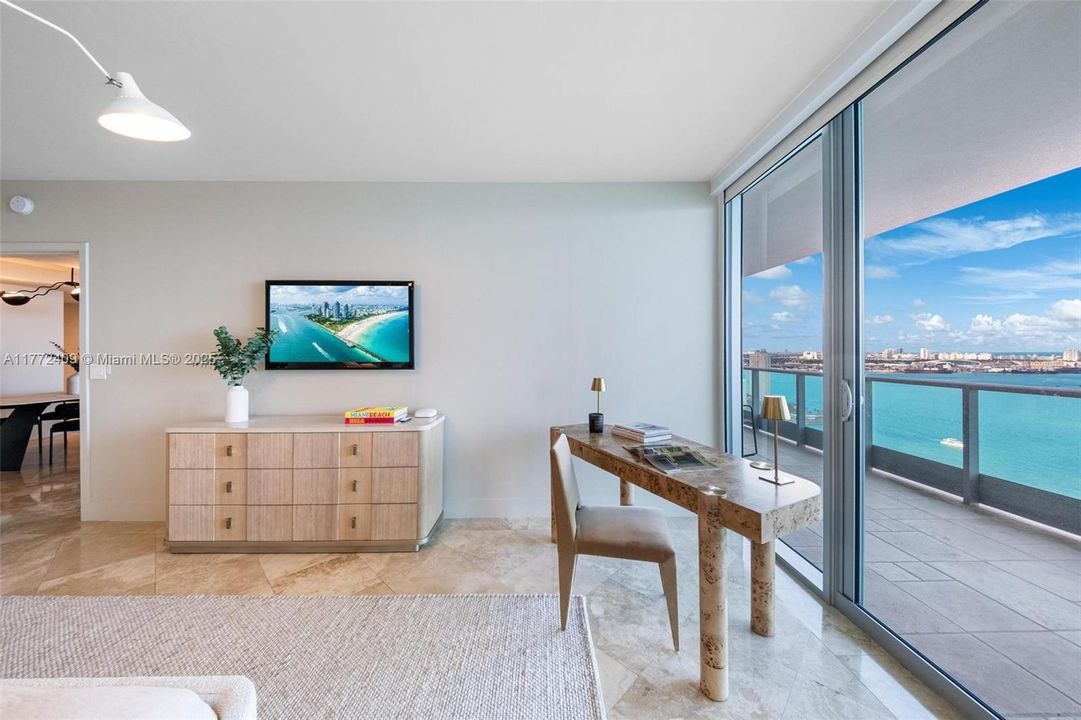 Active With Contract: $2,700,000 (3 beds, 3 baths, 2130 Square Feet)