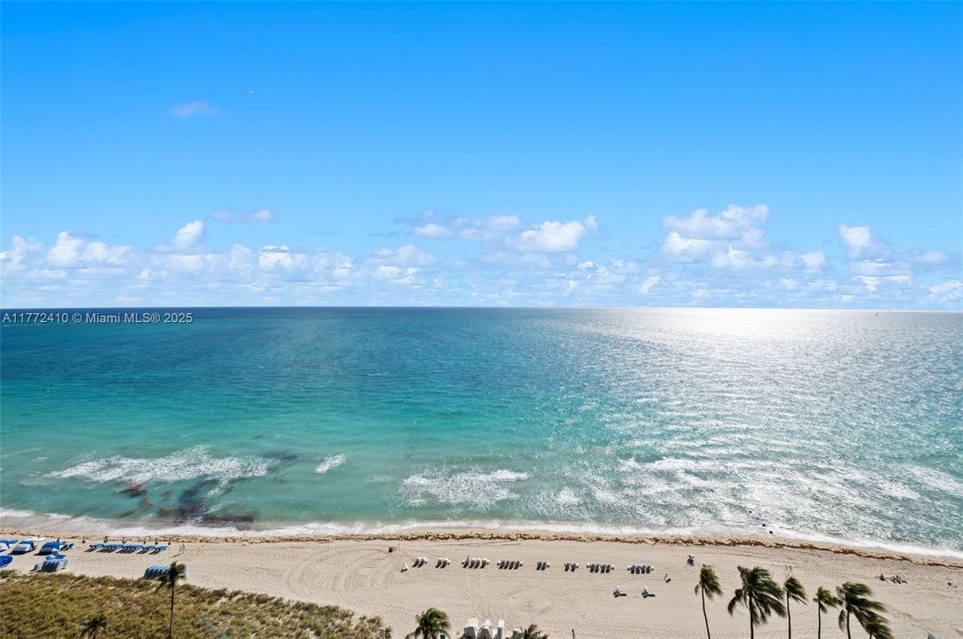 Active With Contract: $7,200,000 (3 beds, 3 baths, 2850 Square Feet)