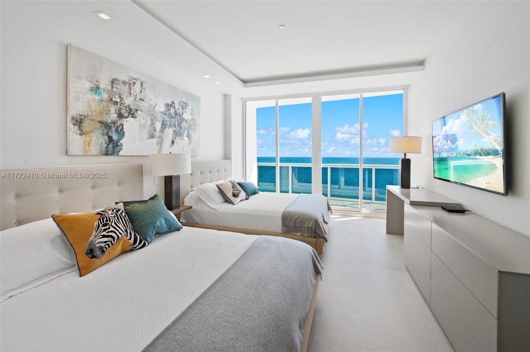 Active With Contract: $7,200,000 (3 beds, 3 baths, 2850 Square Feet)