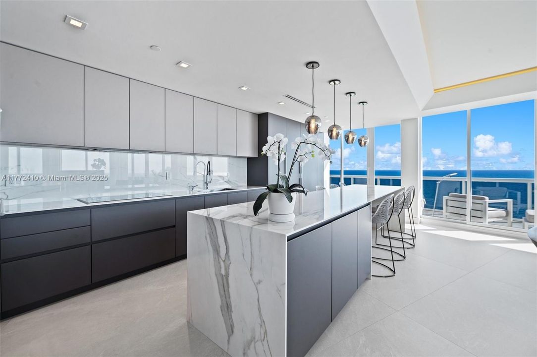 Active With Contract: $7,200,000 (3 beds, 3 baths, 2850 Square Feet)