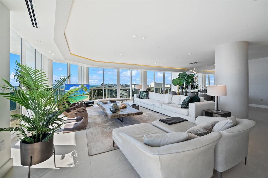 Active With Contract: $7,200,000 (3 beds, 3 baths, 2850 Square Feet)