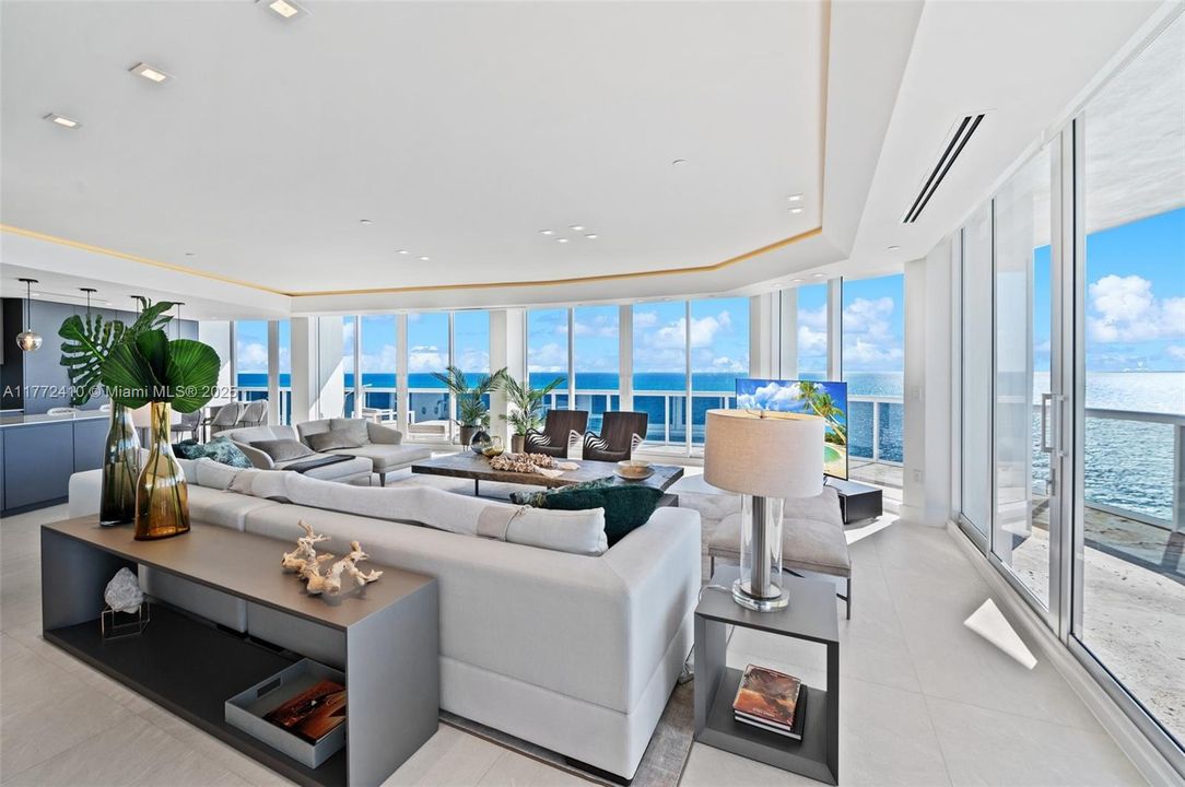 Active With Contract: $7,200,000 (3 beds, 3 baths, 2850 Square Feet)