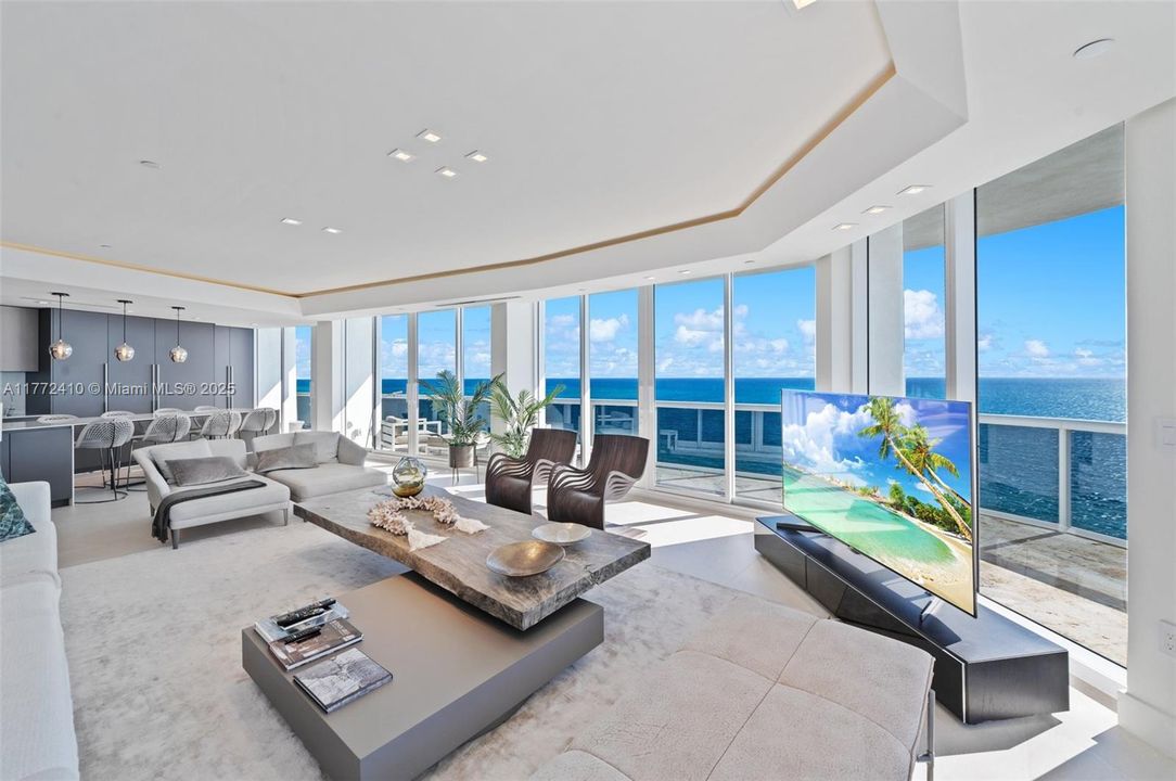 Active With Contract: $7,200,000 (3 beds, 3 baths, 2850 Square Feet)