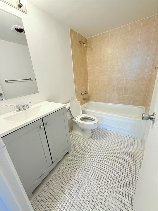 Recently Rented: $1,950 (2 beds, 2 baths, 1155 Square Feet)