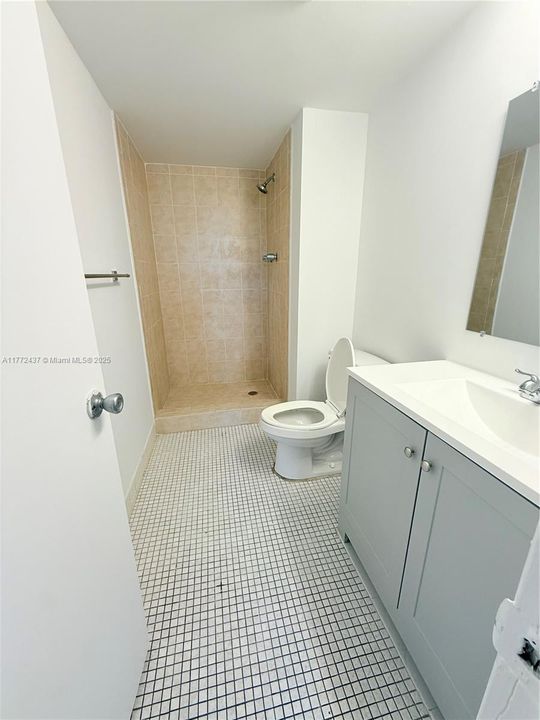 Recently Rented: $1,950 (2 beds, 2 baths, 1155 Square Feet)