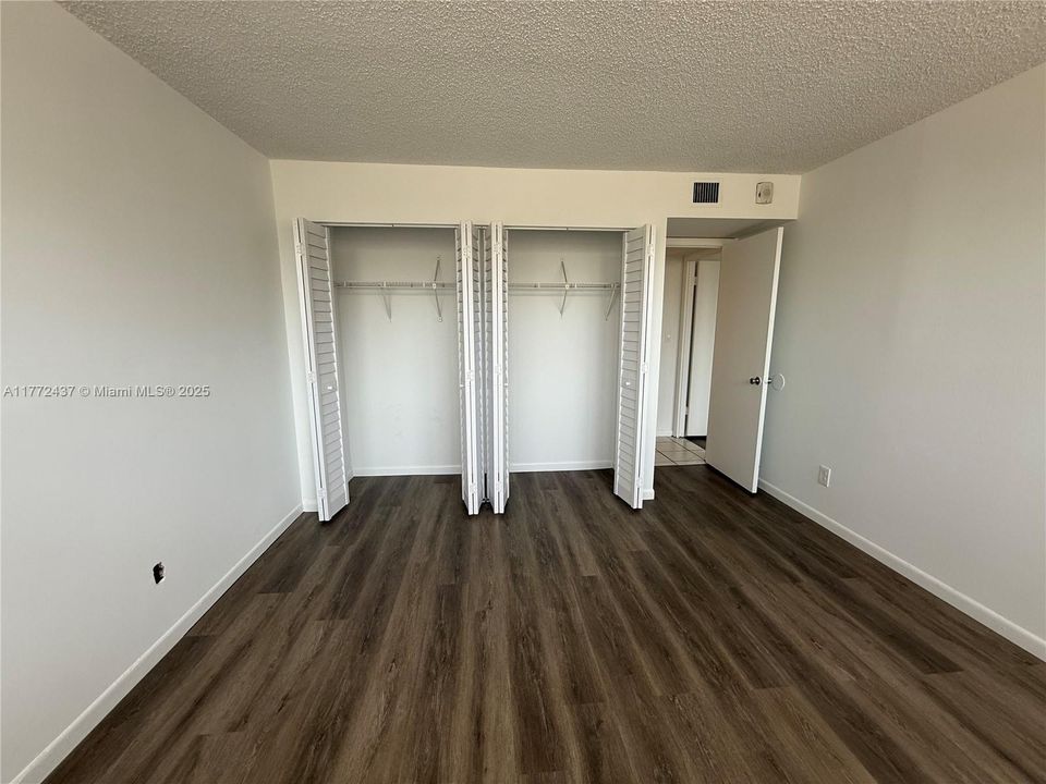Recently Rented: $1,950 (2 beds, 2 baths, 1155 Square Feet)