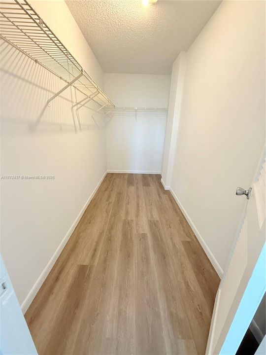 Recently Rented: $1,950 (2 beds, 2 baths, 1155 Square Feet)