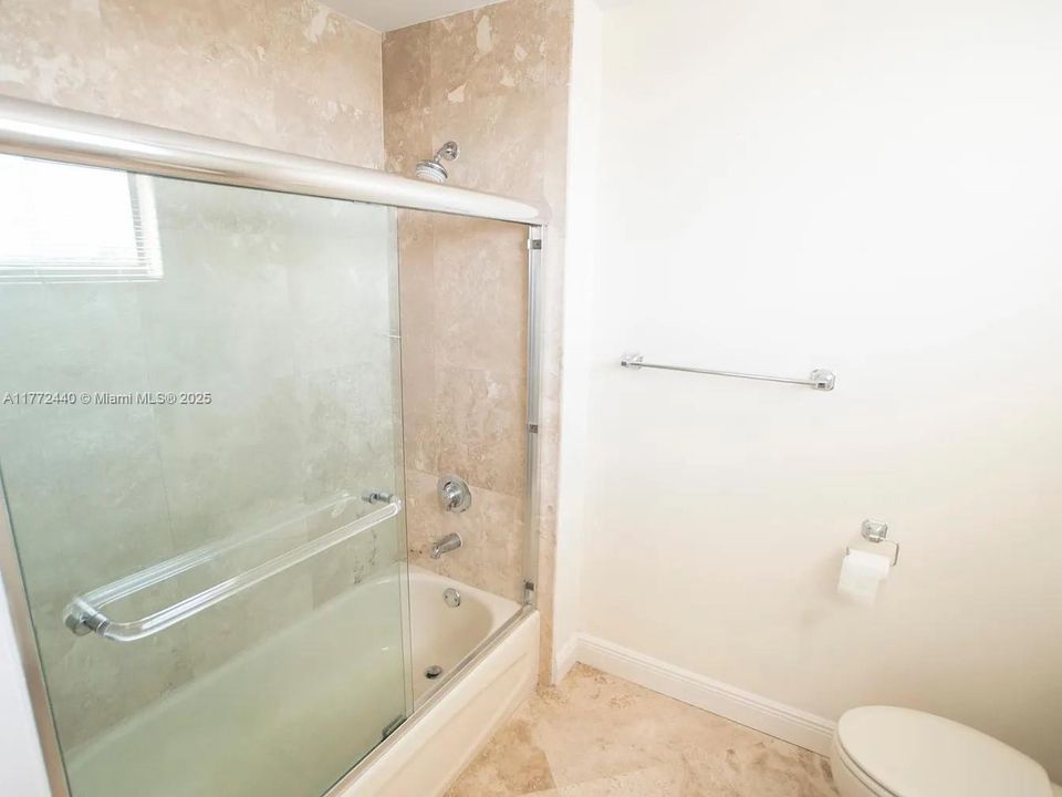 Недавно продано: $570,000 (2 спален, 2 ванн, 1053 Квадратных фут)