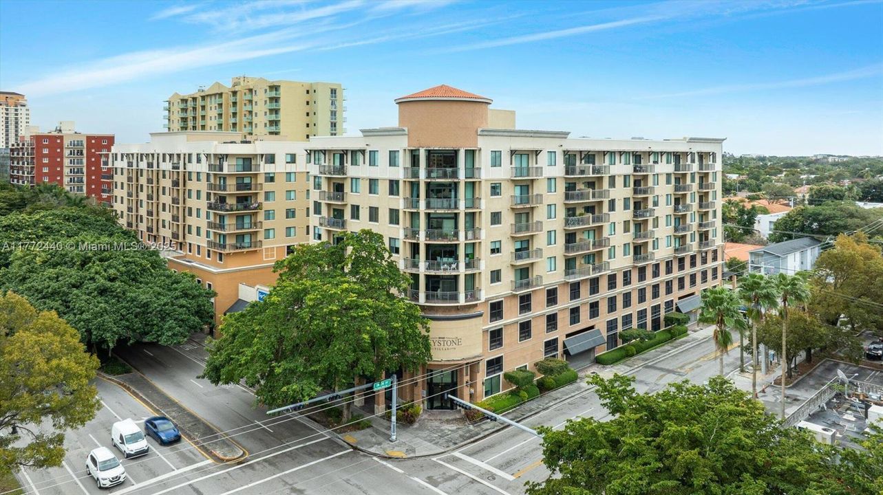 Недавно продано: $570,000 (2 спален, 2 ванн, 1053 Квадратных фут)