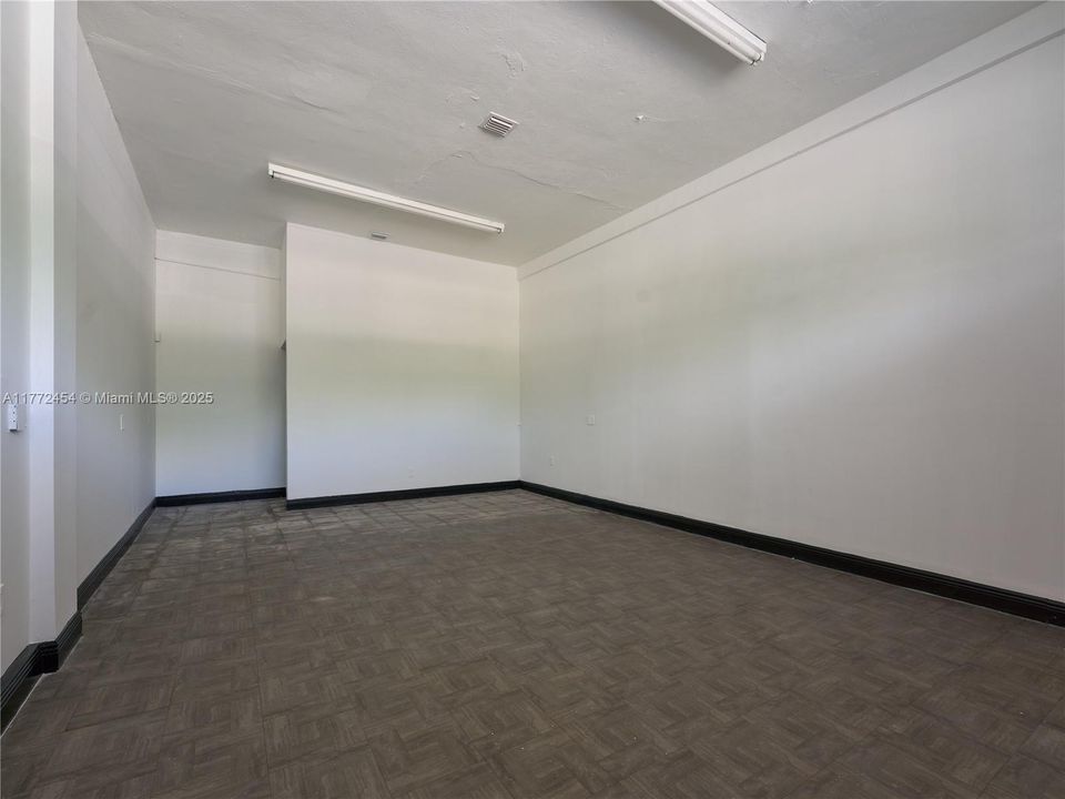 最近租的: $2,500 (0 贝兹, 0 浴室, 0 平方英尺)