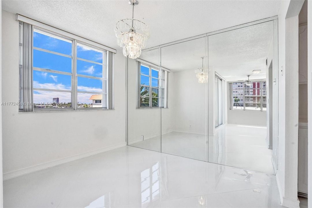 Vendido Recientemente: $350,000 (2 camas, 2 baños, 1250 Pies cuadrados)