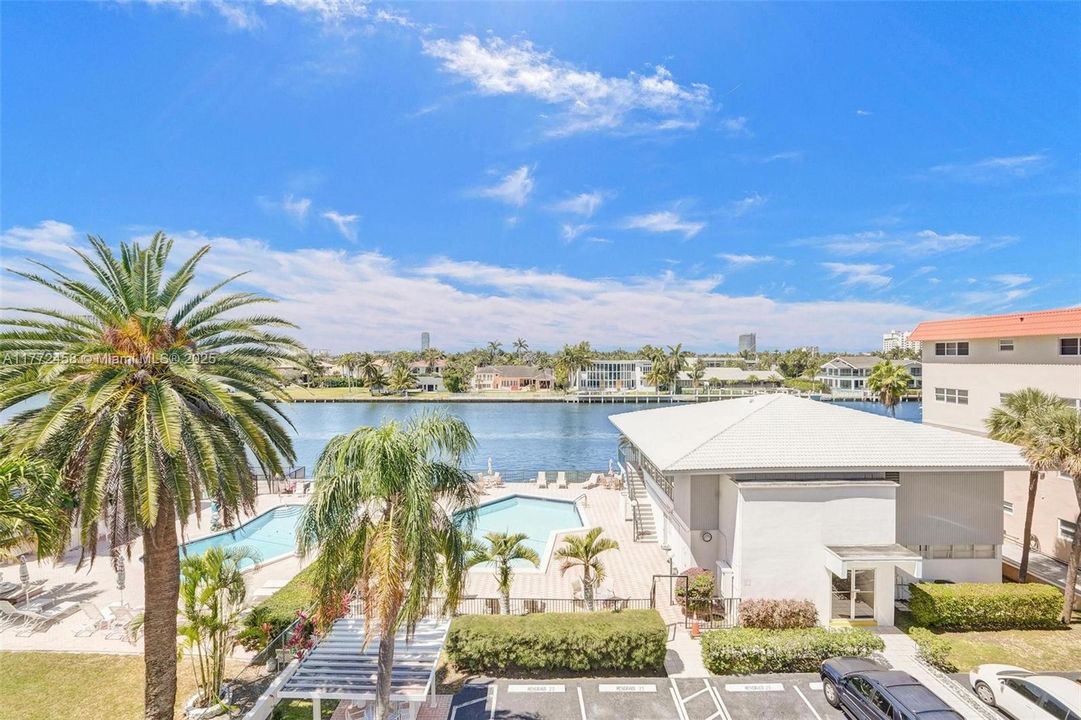 Vendido Recientemente: $350,000 (2 camas, 2 baños, 1250 Pies cuadrados)