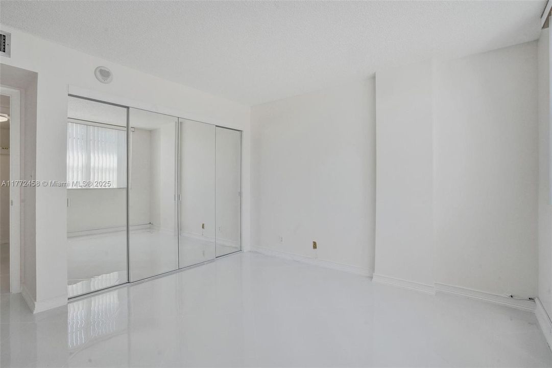 Vendido Recientemente: $350,000 (2 camas, 2 baños, 1250 Pies cuadrados)