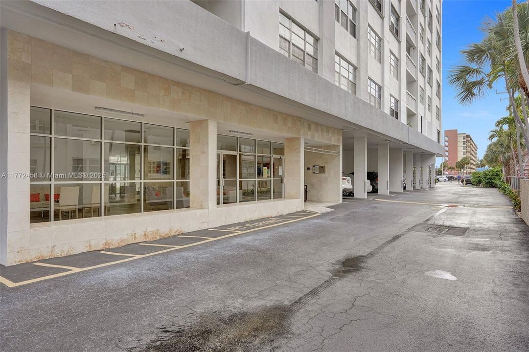 Vendido Recientemente: $350,000 (2 camas, 2 baños, 1250 Pies cuadrados)