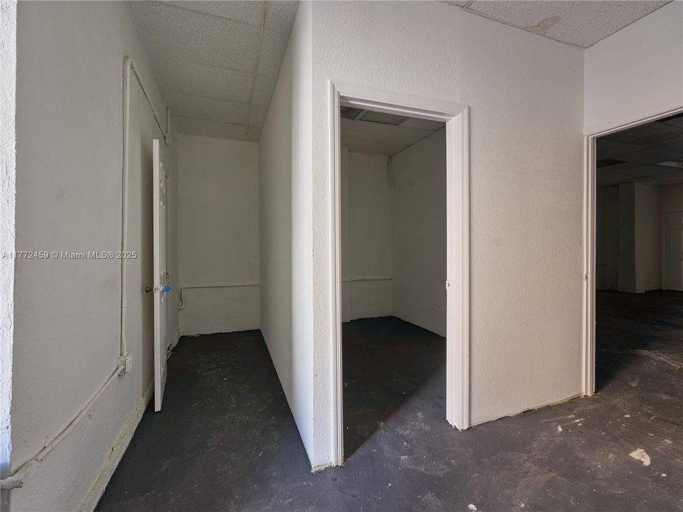 出租: $3,400 (0 贝兹, 0 浴室, 0 平方英尺)