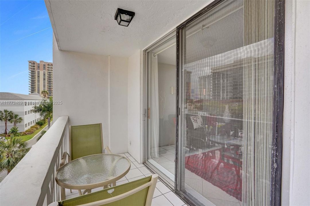 Recientemente alquilado: $1,900 (1 camas, 1 baños, 850 Pies cuadrados)