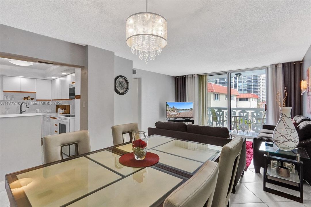 Recientemente alquilado: $1,900 (1 camas, 1 baños, 850 Pies cuadrados)