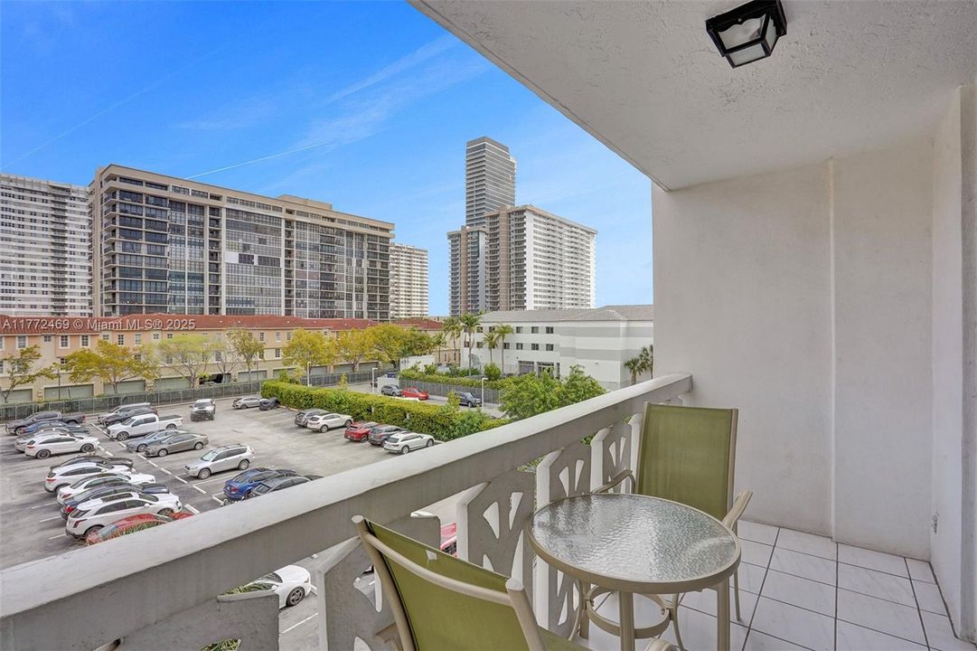 Recientemente alquilado: $1,900 (1 camas, 1 baños, 850 Pies cuadrados)