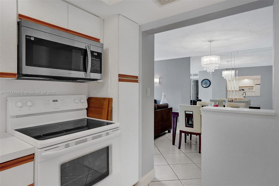 Recientemente alquilado: $1,900 (1 camas, 1 baños, 850 Pies cuadrados)