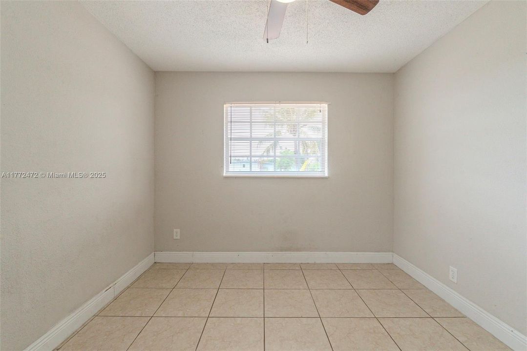 Recently Sold: $555,000 (3 beds, 2 baths, 1422 Square Feet)