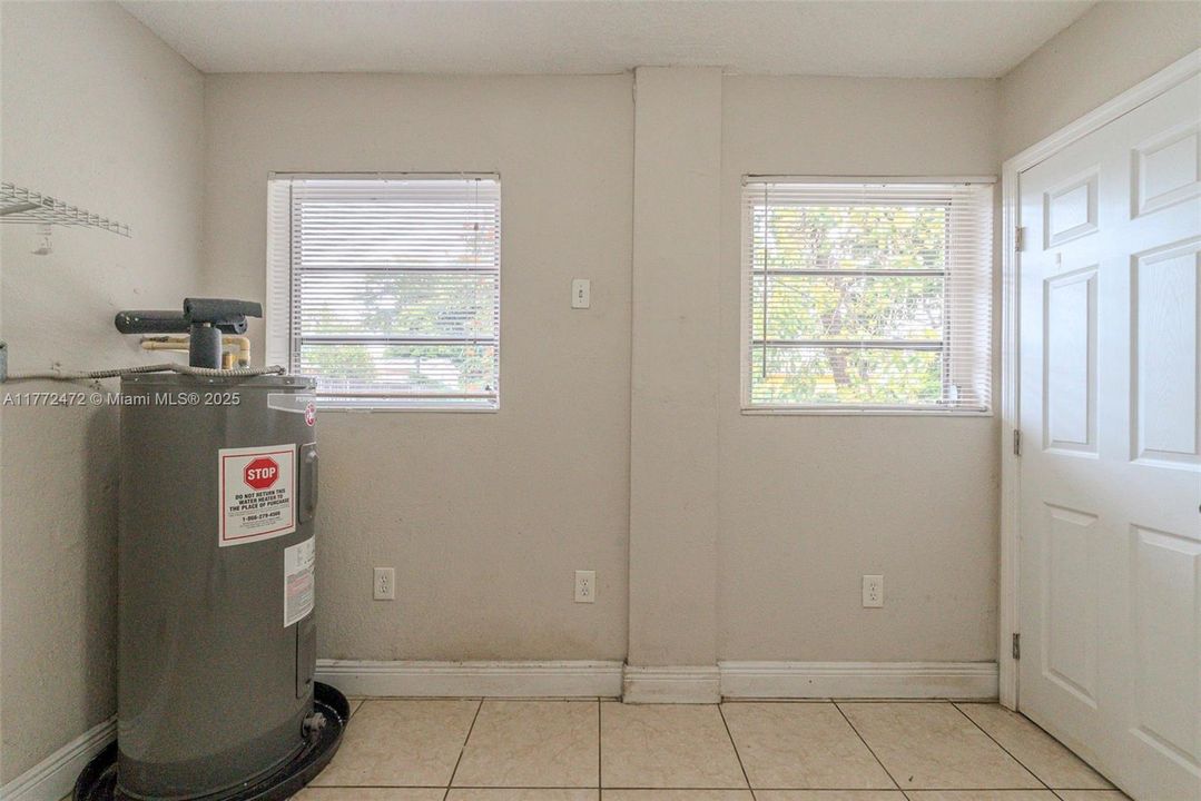 Recently Sold: $555,000 (3 beds, 2 baths, 1422 Square Feet)