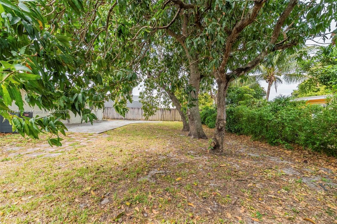 Recently Sold: $555,000 (3 beds, 2 baths, 1422 Square Feet)