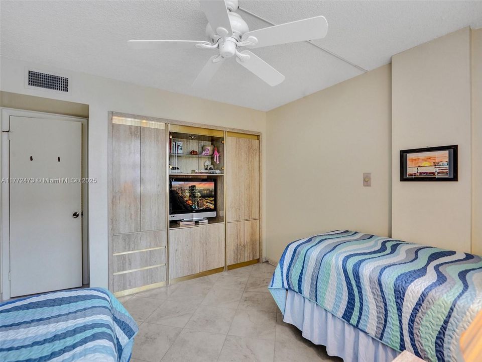 En Renta: $2,475 (2 camas, 2 baños, 1250 Pies cuadrados)