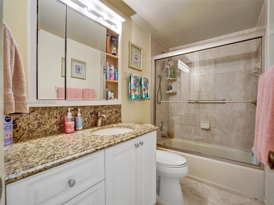 En Renta: $2,475 (2 camas, 2 baños, 1250 Pies cuadrados)