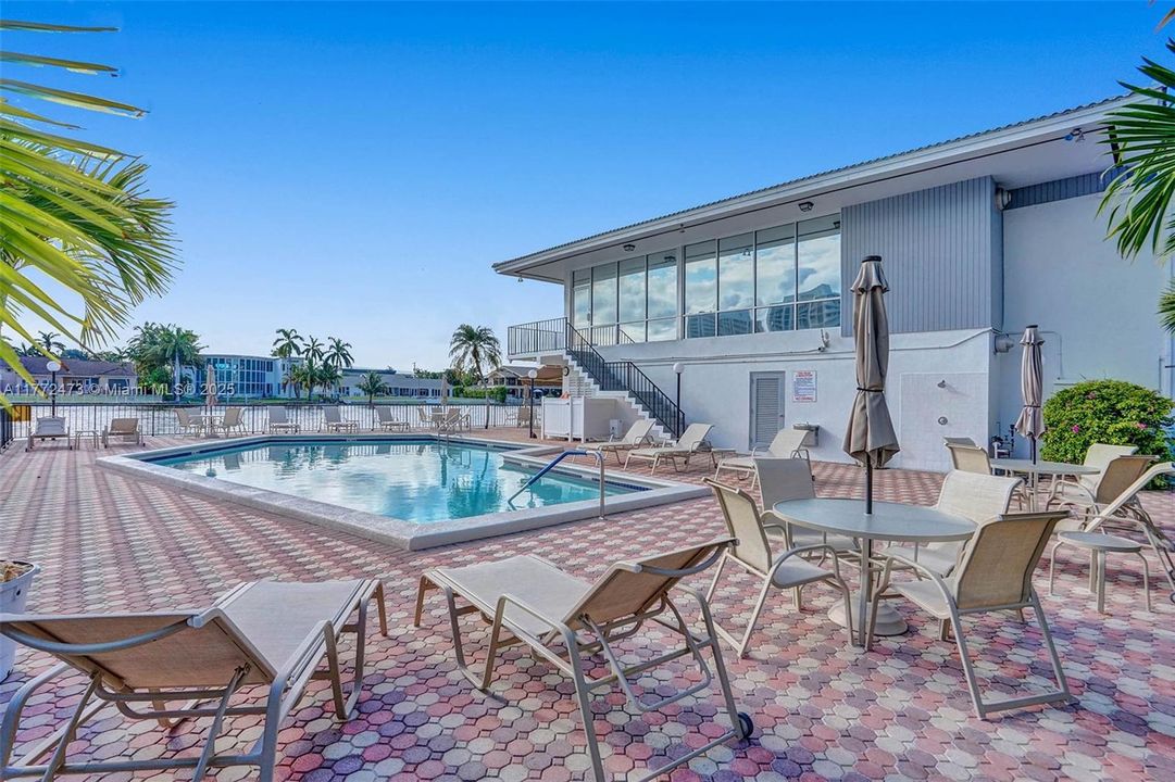 En Renta: $2,475 (2 camas, 2 baños, 1250 Pies cuadrados)