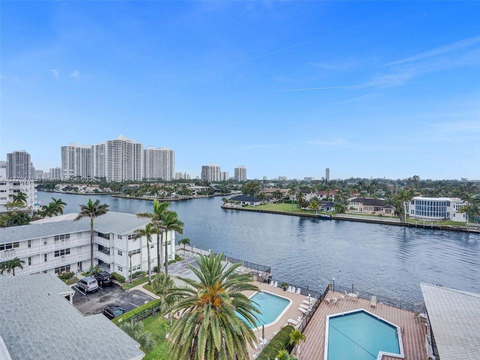 En Renta: $2,475 (2 camas, 2 baños, 1250 Pies cuadrados)