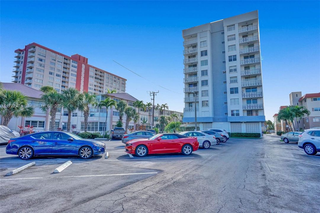 En Renta: $2,475 (2 camas, 2 baños, 1250 Pies cuadrados)